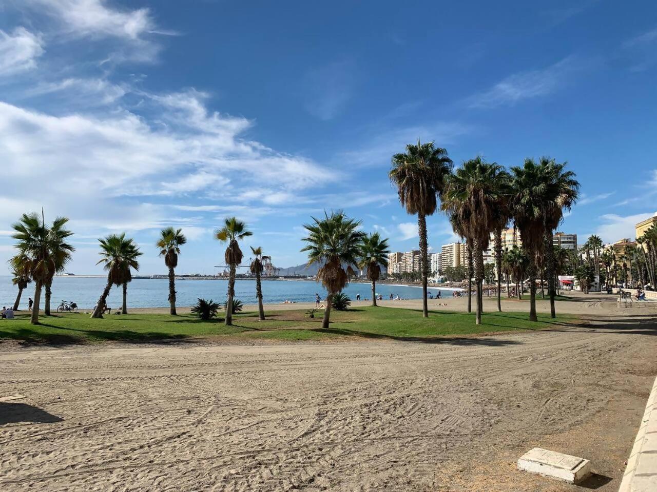 Mundo Nuevo Malaga Centro Apartment Luaran gambar